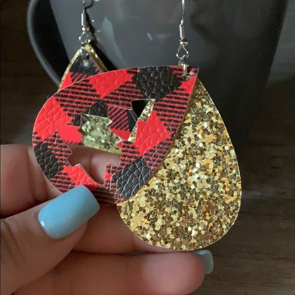 3/$15 Glitter Tree Earrings - Picture 2 of 2